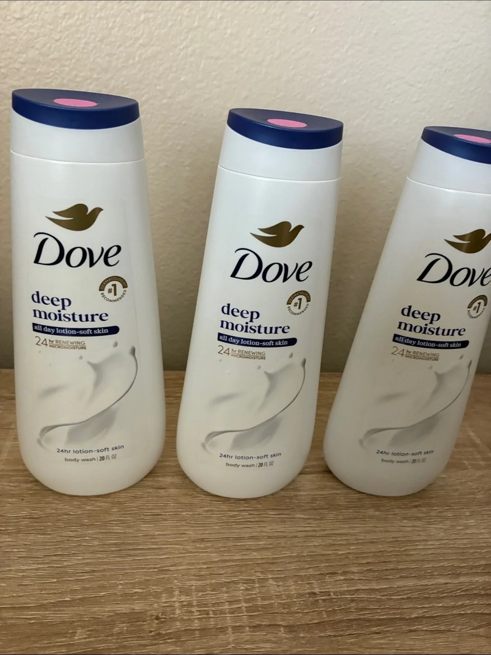 Deep Moisture Body Wash — White